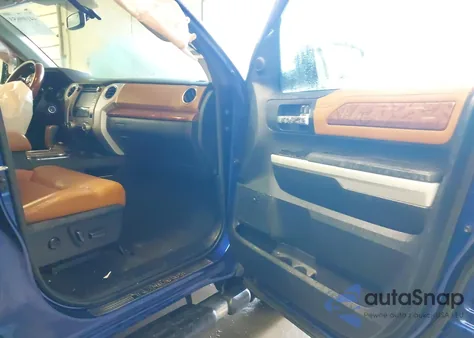 2014 Toyota Tundra 1794 5.7L V8 z USA, uszkodzony, nr VIN 5TFAY5F16EX340441